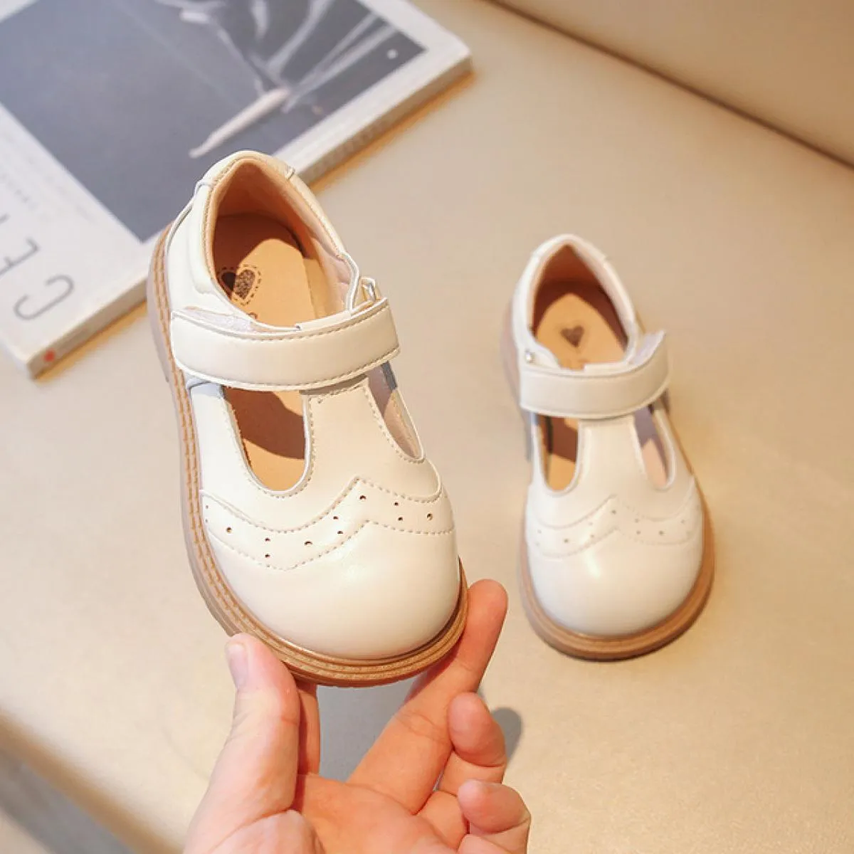 2023 Scarpe da bambina Mary Janes di base Scarpe per bambini Appartamenti per neonati Scarpe casual antiscivolo per bambini Scar