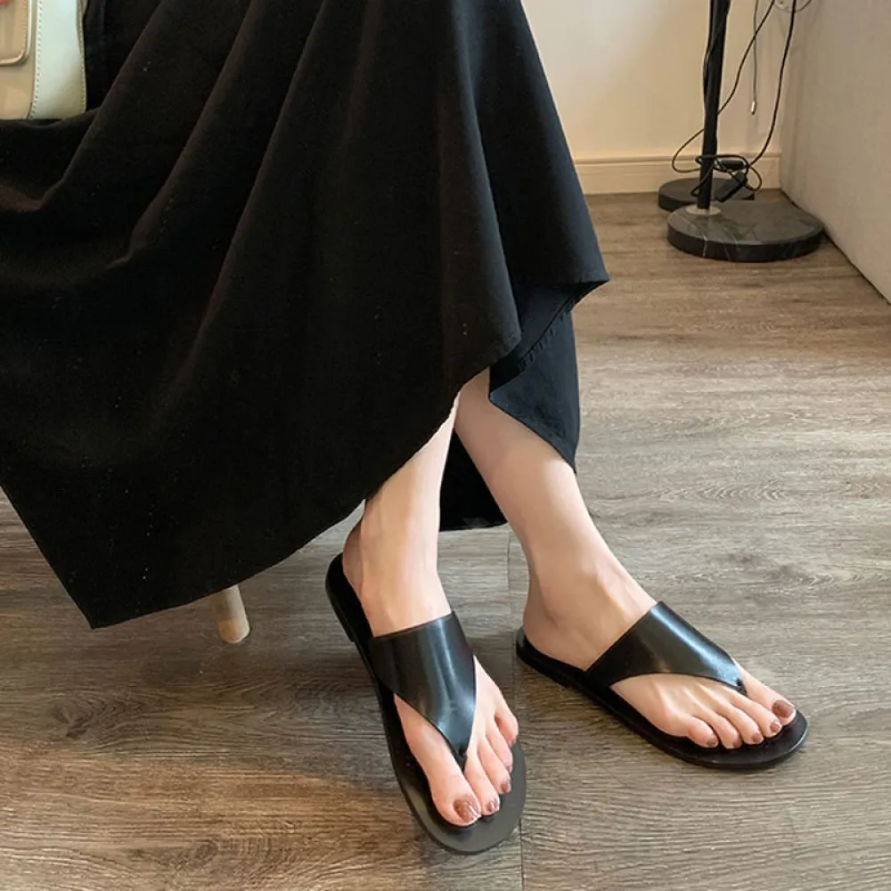 Grape Mama's Nuovo stile estivo Punta tonda Pantofole piatte perizoma a triangolo semplice per donna Sandali piatti in vera pell