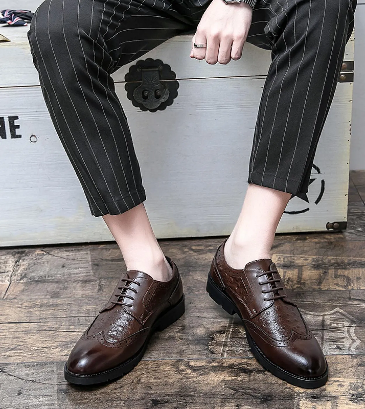 Scarpe eleganti da uomo formali firmate Scarpe brogue in pelle moda maschile Scarpe oxford da uomo per affari da ufficio per mat