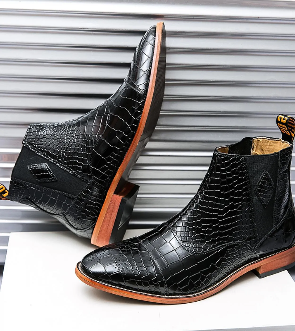 Stivali eleganti a punta da uomo Stivaletti moda uomo inverno Slip On Business Casual Man Party Scarpe firmate di lusso